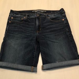 American Eagle women’s Bermuda shorts size 14